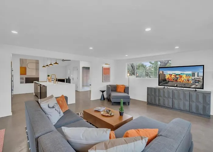 Mid-century Desert Galore With Pool *