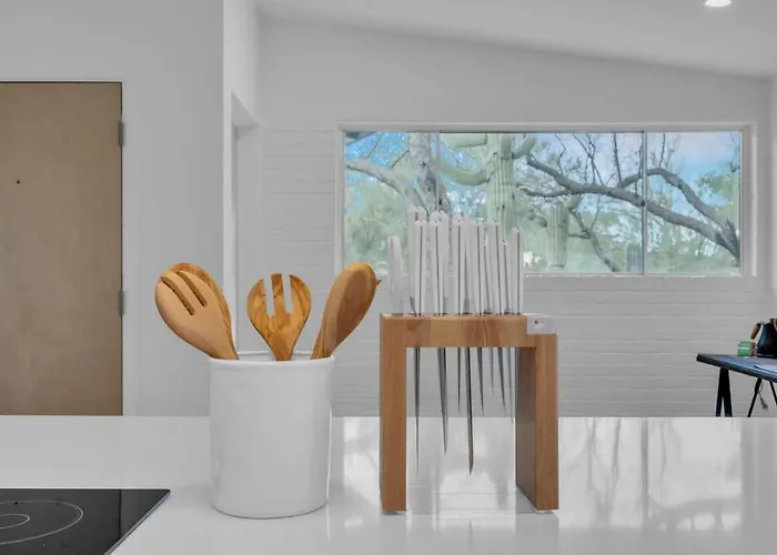 Mid-century Desert Galore With Pool