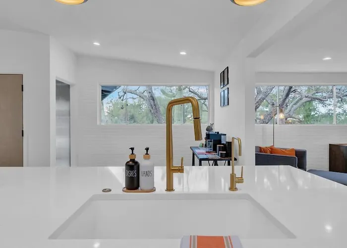 Mid-century Desert Galore With Pool Holiday home Tucson