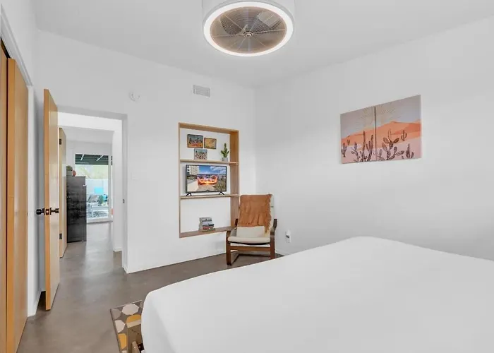 Mid-century Desert Galore With Pool
