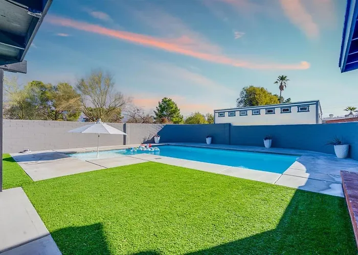 Holiday home Mid-century Desert Galore With Pool Tucson