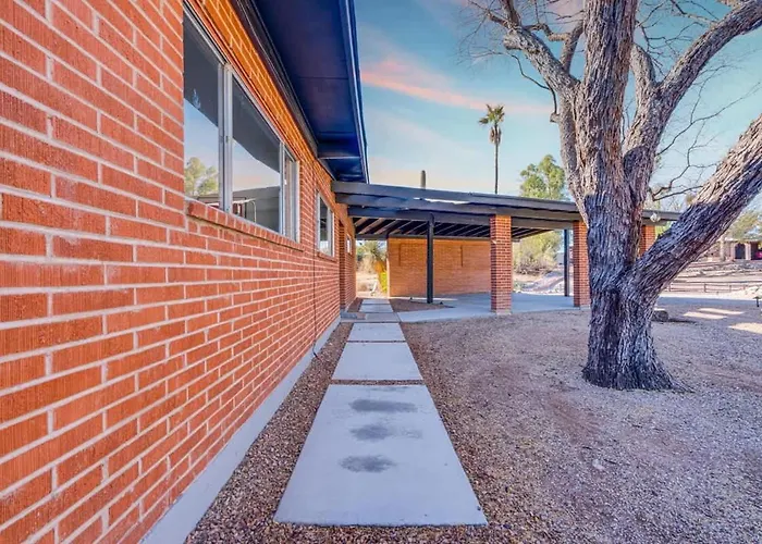 Mid-century Desert Galore With Pool *
